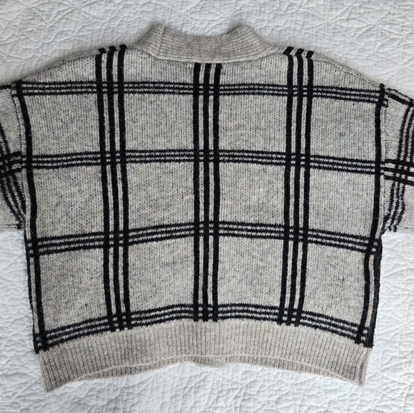 Moon & Madison Wool Blend Plaid Cardigan - Picture 8 of 12